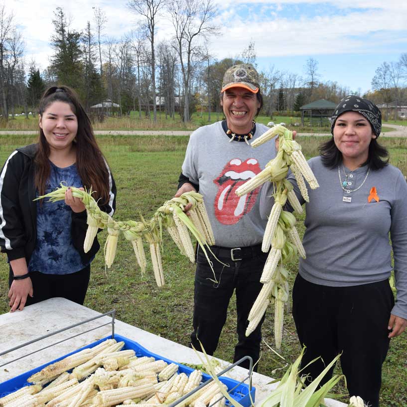 Sheg-culture-Niaya-McDowell-Stitch-Manitowabi-and-Brittney-Waindubence-braided-corn